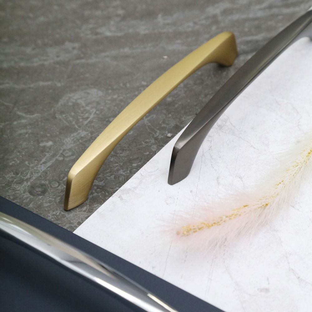 Sleek Gunmetal Handle