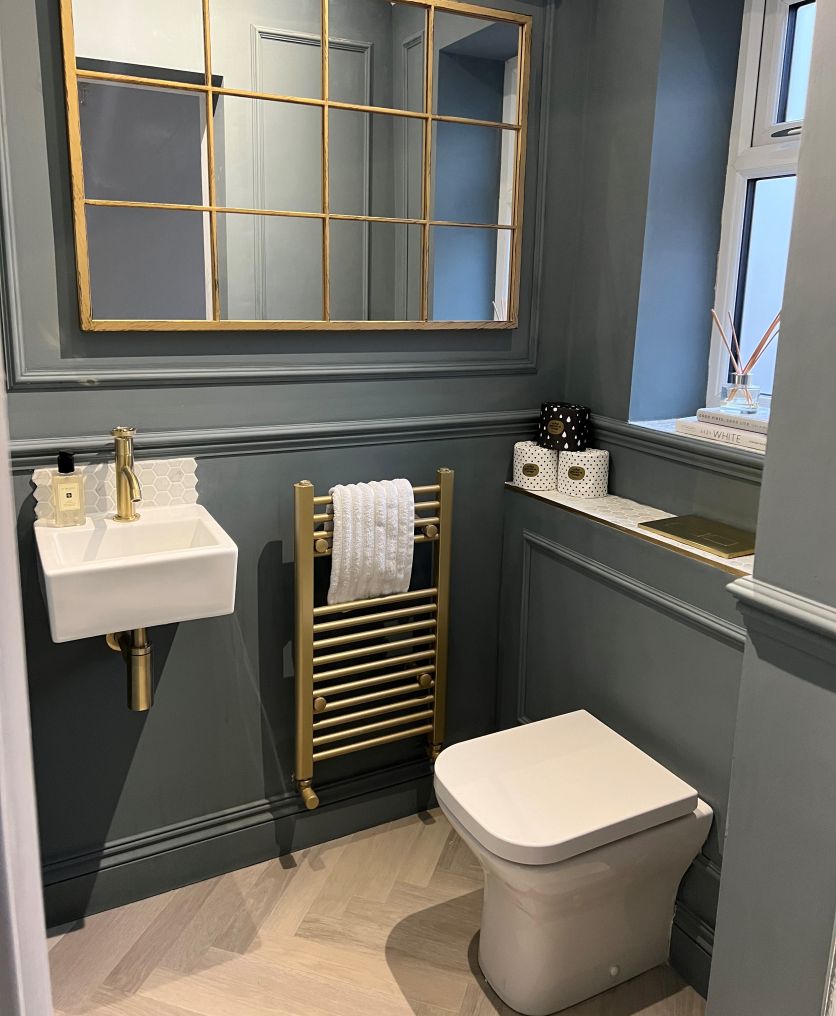 Blade Square Cloakroom Basin
