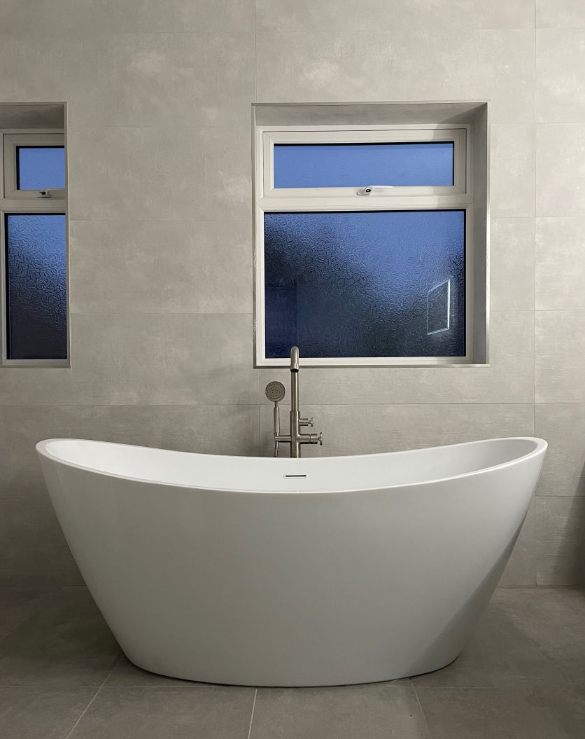 Lambi Freestanding Bath