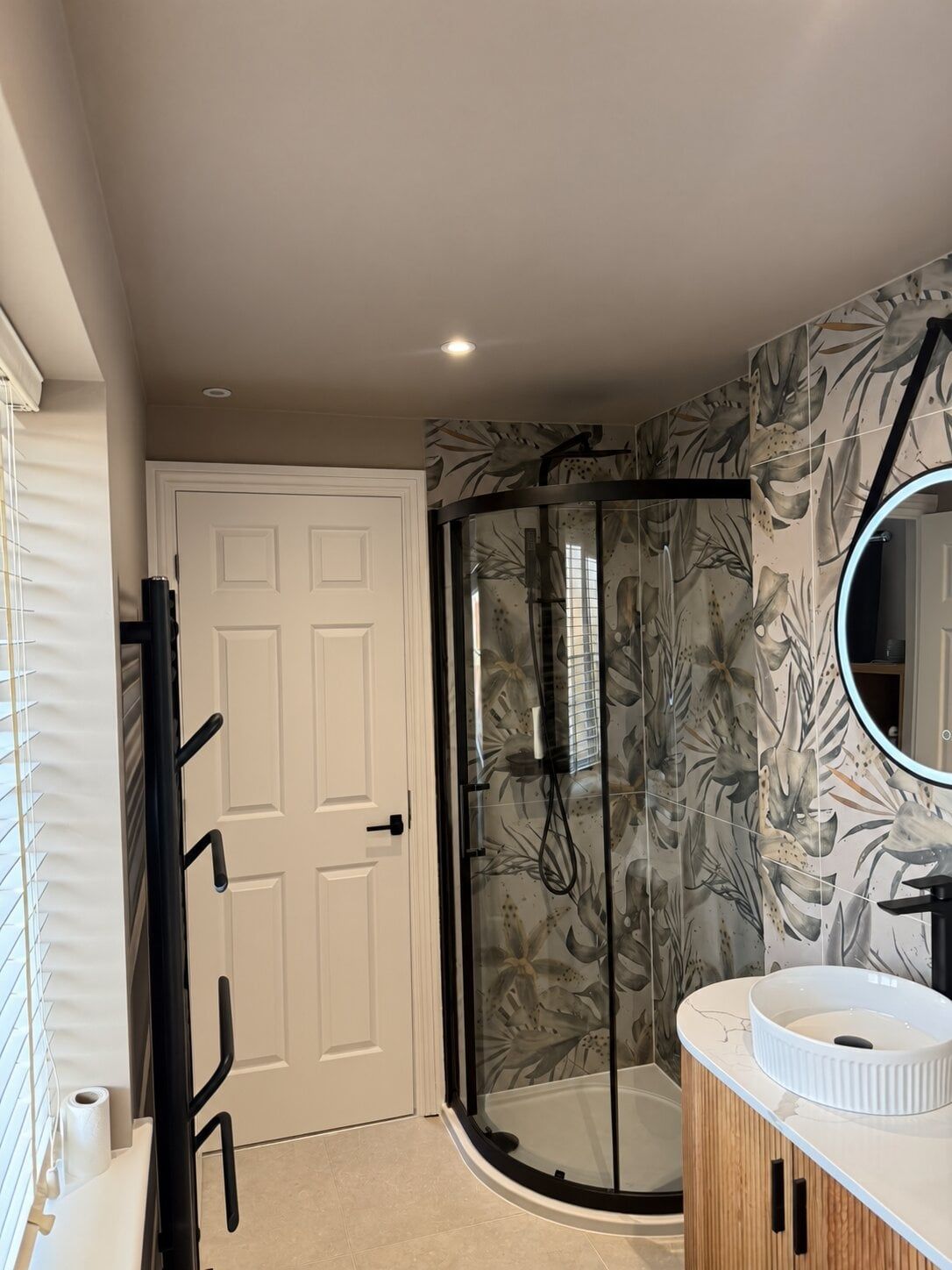 Modern bathroom with black trim from Easy Bathrooms