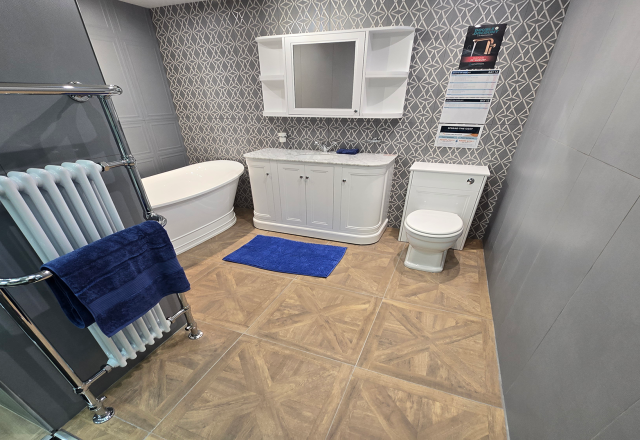 Easy Bathrooms & Tiles Showroom Newbury display stand featuring a modern bathroom suite