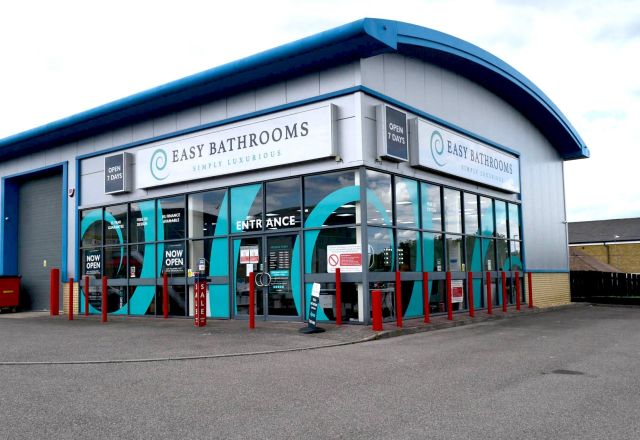 Southampton store over 60 bays