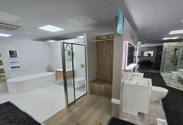 Easy Bathrooms & Tiles Showroom Newbury display stand featuring a modern bathroom suite