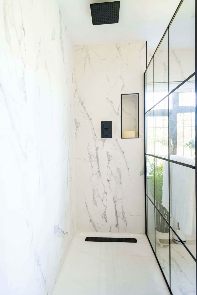 Zena Black Square Concealed Valve