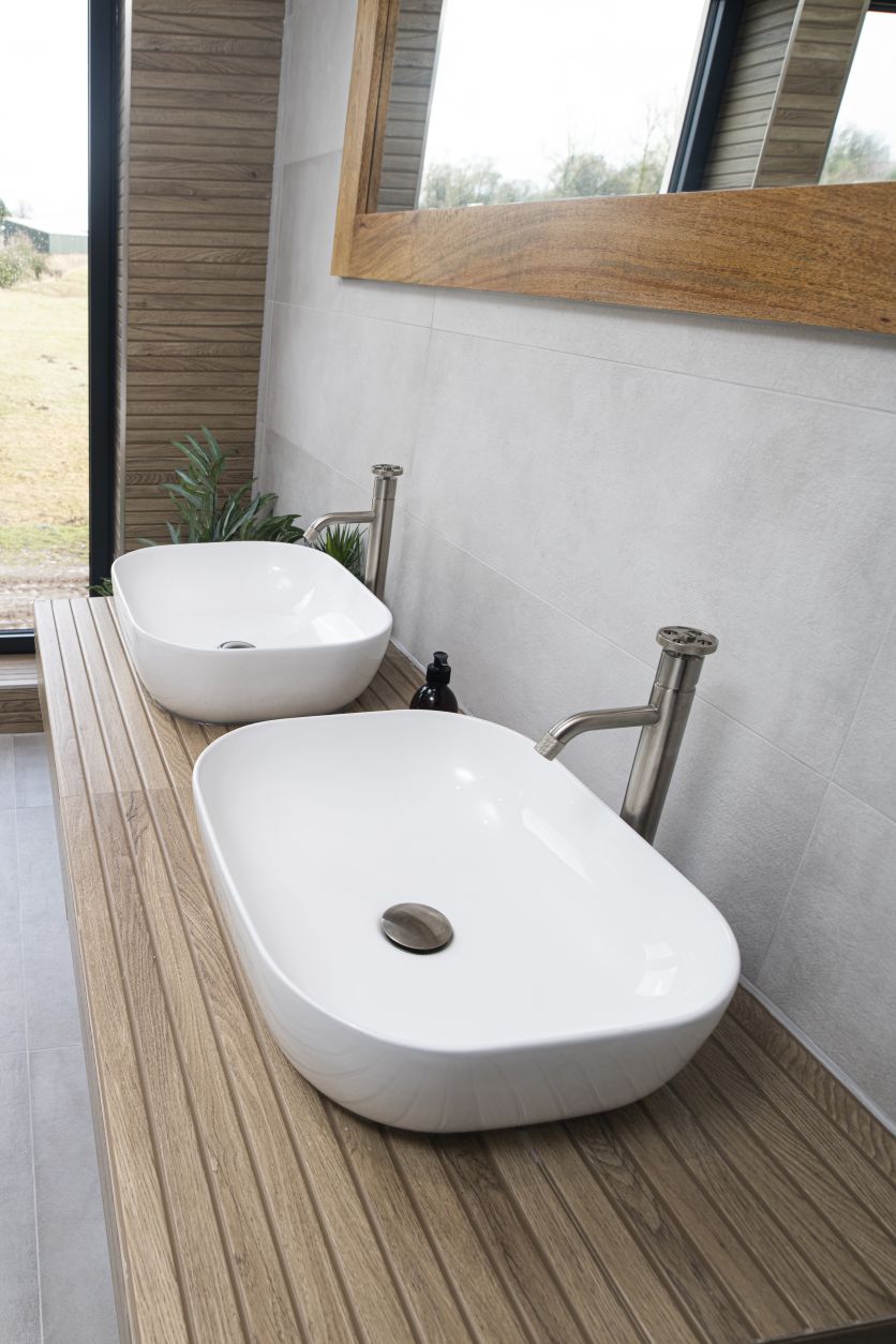 Hedon Countertop Ceramic Basin