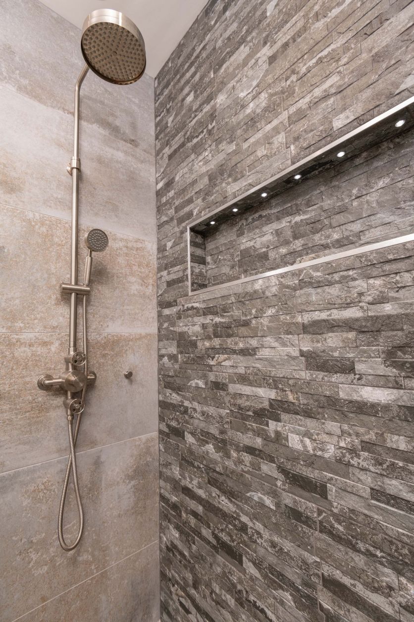 Prom Dark Brick Split Faced Tile
