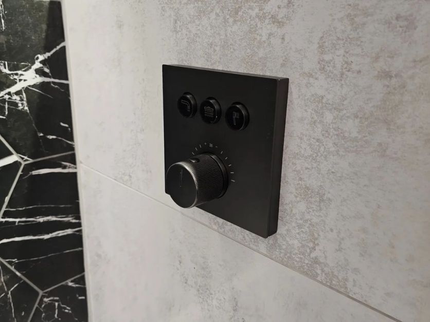 Baylin Triple Outlet Concealed Shower Valve - Gun Metal
